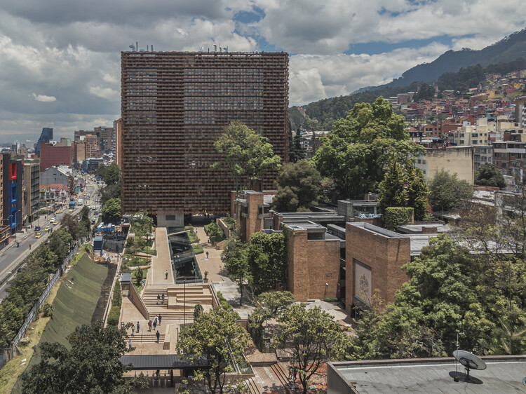 Facultad de Ciencias - Pontificia Universidad Javeriana / taller de arquitectura de bogotá - Fotografía exterior, Universidad