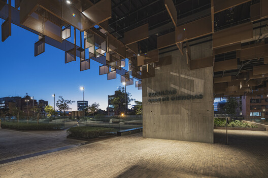 Facultad de Ciencias - Pontificia Universidad Javeriana / taller de arquitectura de bogotá Facultad de Ciencias - Pontificia Universidad Javeriana / taller de arquitectura de bogotá - Imagen 17 de 24