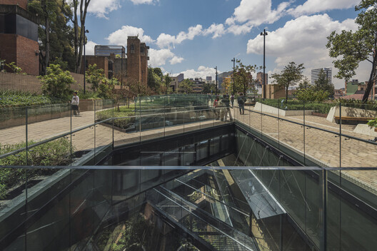 Facultad de Ciencias - Pontificia Universidad Javeriana / taller de arquitectura de bogotá Facultad de Ciencias - Pontificia Universidad Javeriana / taller de arquitectura de bogotá - Fotografía exterior