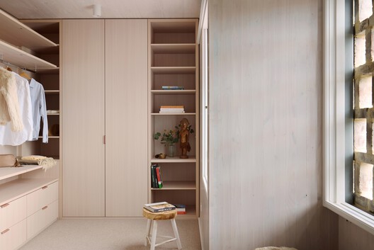 Rose Terraces / Luigi Rosselli Architects Rose Terraces / Luigi Rosselli Architects - Interior Photography, Closet, Wood, Shelving