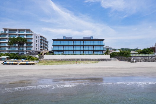 Diamas Hayama / APOLLO Architects & Associates Diamas Hayama / APOLLO Architects & Associates - Exterior Photography, Coast, Balcony