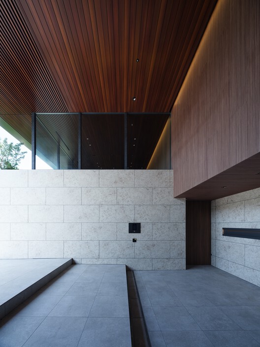 Diamas Hayama / APOLLO Architects & Associates Diamas Hayama / APOLLO Architects & Associates - Image 2 of 26