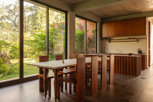 VILAKK Residence / 3dor Concepts VILAKK Residence / 3dor Concepts - Interior Photography, Dining room, Wood, Table, Chair, Glass, Beam