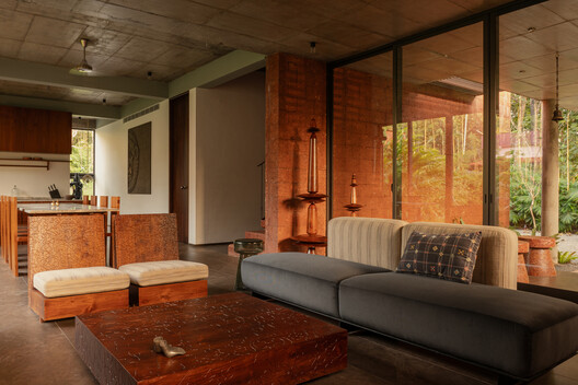 VILAKK Residence / 3dor Concepts VILAKK Residence / 3dor Concepts - Interior Photography, Living Room, Wood, Sofa, Chair