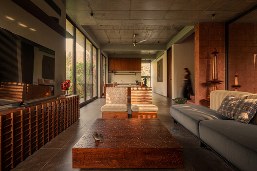 VILAKK Residence / 3dor Concepts VILAKK Residence / 3dor Concepts - Interior Photography, Living Room, Wood, Sofa, Chair, Beam