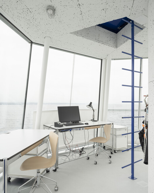 Phare Ylliam Lighthouse / BUREAU - Interior Photography, Chair