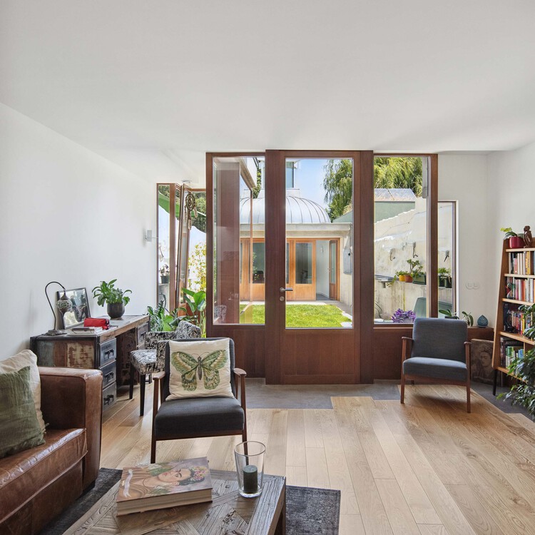 Casa Cacheux-Panciotto / Alessandro Pepe Arquitecto - Fotografia de Interiores, Sala de Estar, Madeira, Mesa, Cadeira, Porta