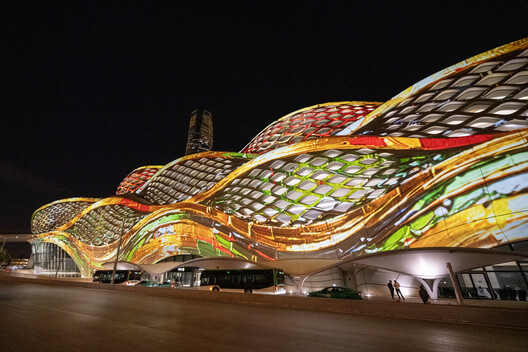 In the Blink of an Eye: 60 Light Installations Illuminate a Citywide Gallery for Noor Riyadh 2025 In the Blink of an Eye: 60 Light Installations Illuminate a Citywide Gallery for Noor Riyadh 2025 - Image 20 of 23