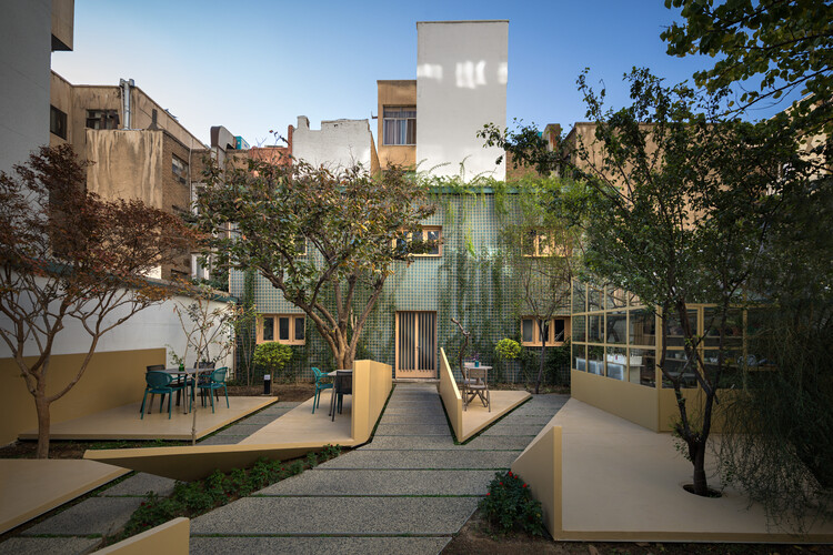 Sepand House of Culture and Art / Mohammadreza Samavati and Maryam Karimian - Cultural Center