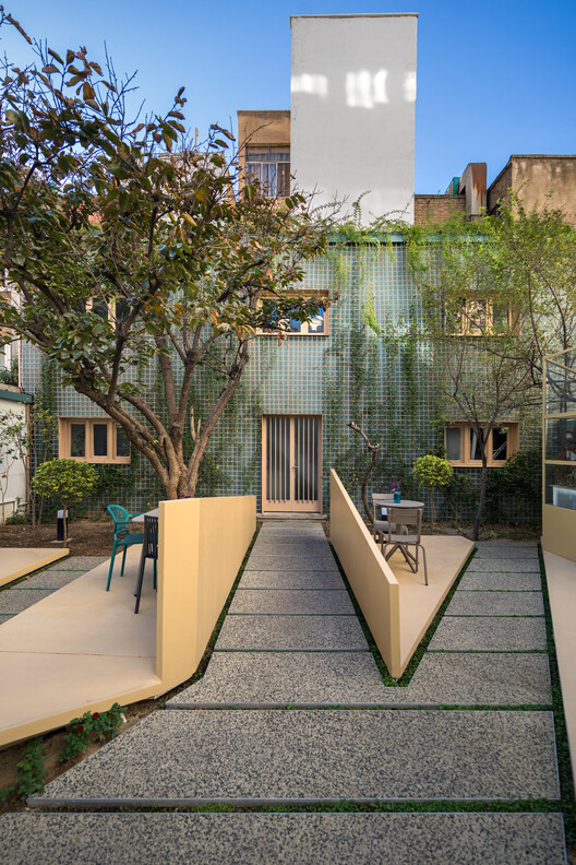 Sepand House of Culture and Art / Mohammadreza Samavati and Maryam Karimian - Exterior Photography, Garden, Courtyard, Balcony