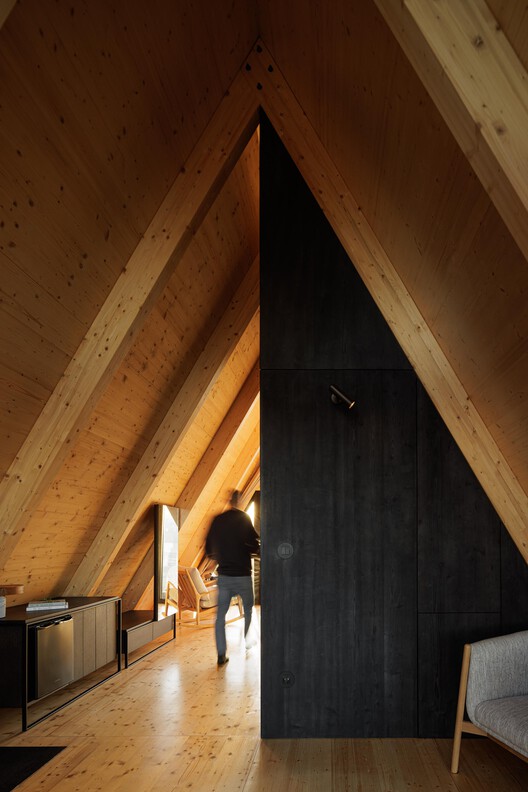 Mountain Shelters / Filipe Pina Mountain Shelters / Filipe Pina - Interior Photography, Wood, Beam