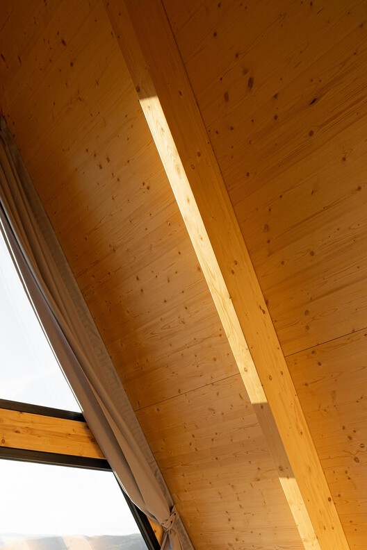 Mountain Shelters / Filipe Pina Mountain Shelters / Filipe Pina - Image 18 of 30