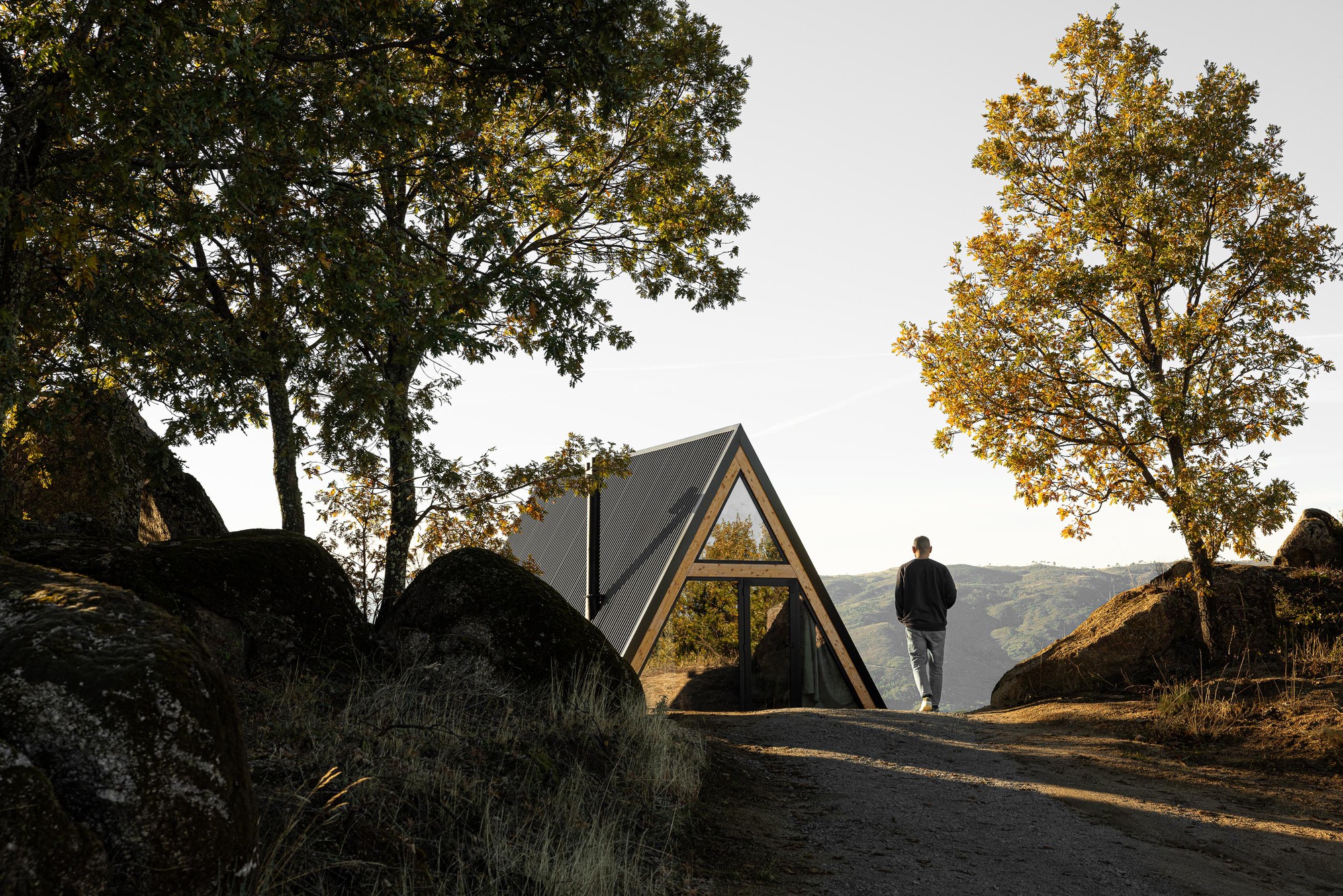 Mountain Shelters / Filipe Pina