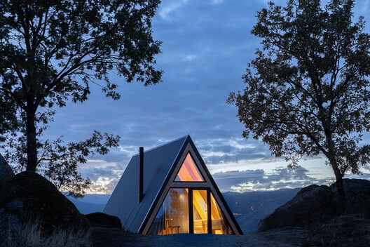 Mountain Shelters / Filipe Pina Mountain Shelters / Filipe Pina - Image 25 of 30