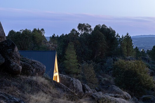 Mountain Shelters / Filipe Pina Mountain Shelters / Filipe Pina - Image 27 of 30