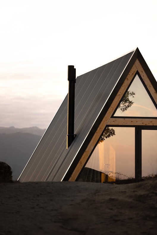 Mountain Shelters / Filipe Pina Mountain Shelters / Filipe Pina - Image 5 of 30