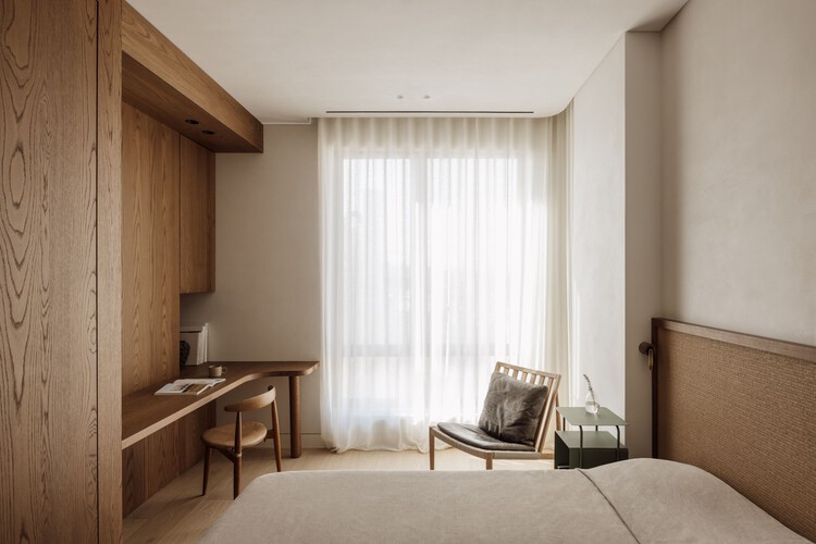 Residência Lumen / block722 - Fotografia de Interiores, Dormitório, Madeira, Cama, Cadeira