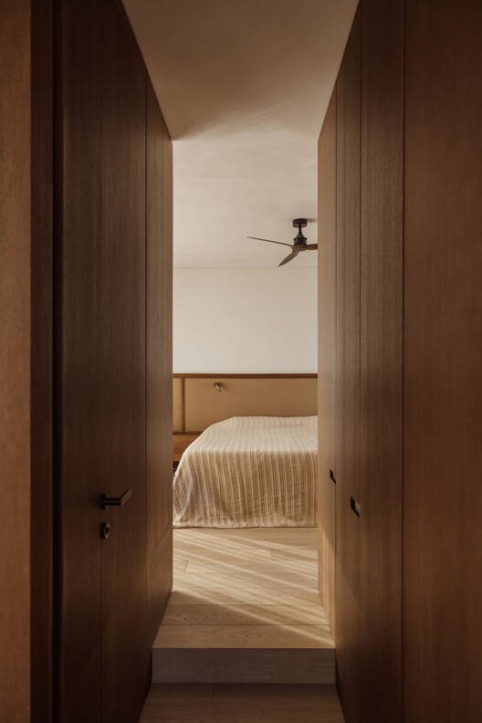 Lumen Residence / block722 - Interior Photography, Bedroom, Wood, Lighting, Bed
