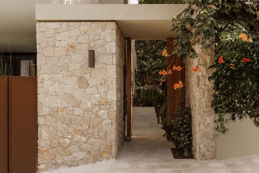 Lumen Residence / block722 - Interior Photography, Brick, Concrete