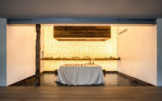 Yeeii Teahouse / Vari Architects - Interior Photography, Bedroom, Lighting