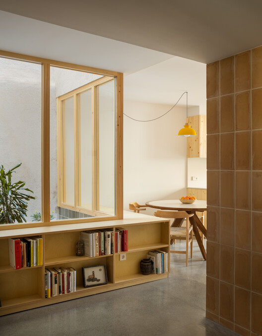 Reforma Sant Sebastià / Anna Prats Joan Valls - Fotografía interior, Armarios, Madera, Estanterías