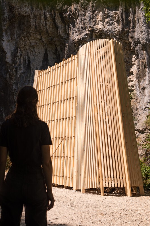 River Chapel - La Barca / Marina Poli + Philippe Paumelle + Clément Molinier River Chapel - La Barca / Marina Poli + Philippe Paumelle + Clément Molinier - Interior Photography