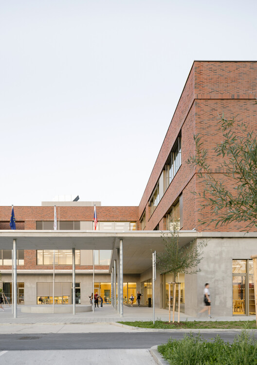 VIDA Elementary School / OVA VIDA Elementary School / OVA - Exterior Photography