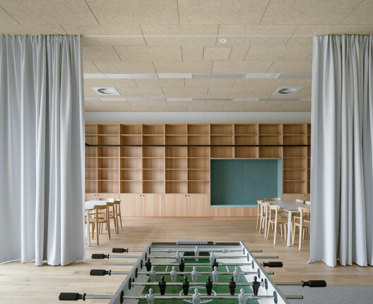 VIDA Elementary School / OVA VIDA Elementary School / OVA - Interior Photography, Wood, Chair