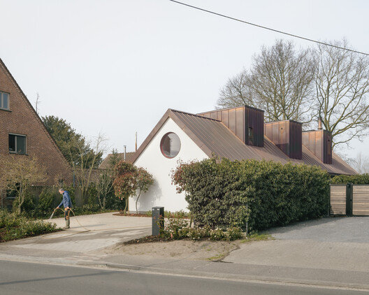 Heifort a Single-Story Home / FELT architecture & design