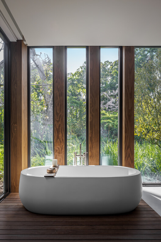 KIAORA / [STRANG] - Image 19 of 52