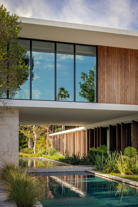 KIAORA / [STRANG] - Exterior Photography