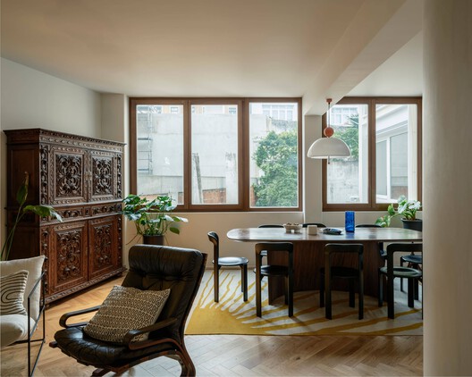 Apartamento Estrela - Lucky Star / Spacegram - Fotografia de Interiores, Sala de Jantar, Madeira, Cadeira, Mesa, Iluminação