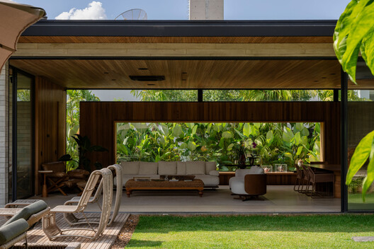 Allegria House / Sala 03 Arquitetura Allegria House / Sala 03 Arquitetura - Exterior Photography, Wood, Patio, Courtyard