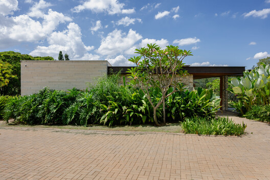 Jardineiras House / Sala 03 Arquitetura Jardineiras House / Sala 03 Arquitetura - Image 8 of 22