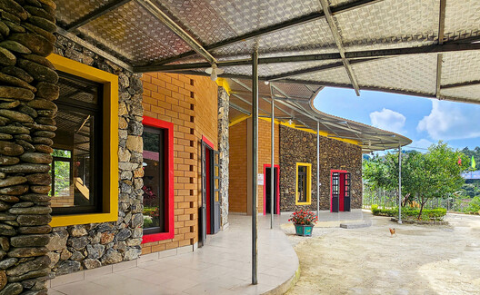 Hang Tau Kindergarten and Primary School / 1+1>2 Architects Hang Tau Kindergarten and Primary School / 1+1>2 Architects - Interior Photography
