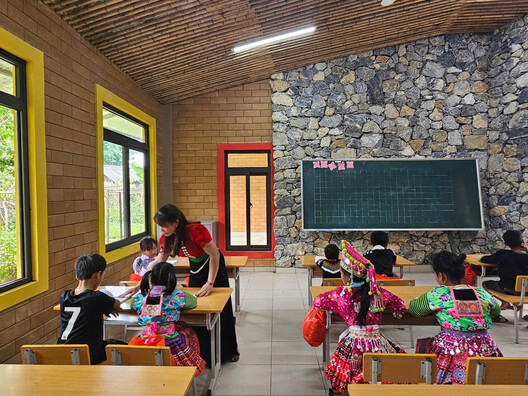 Hang Tau Kindergarten and Primary School / 1+1>2 Architects Hang Tau Kindergarten and Primary School / 1+1>2 Architects - Interior Photography