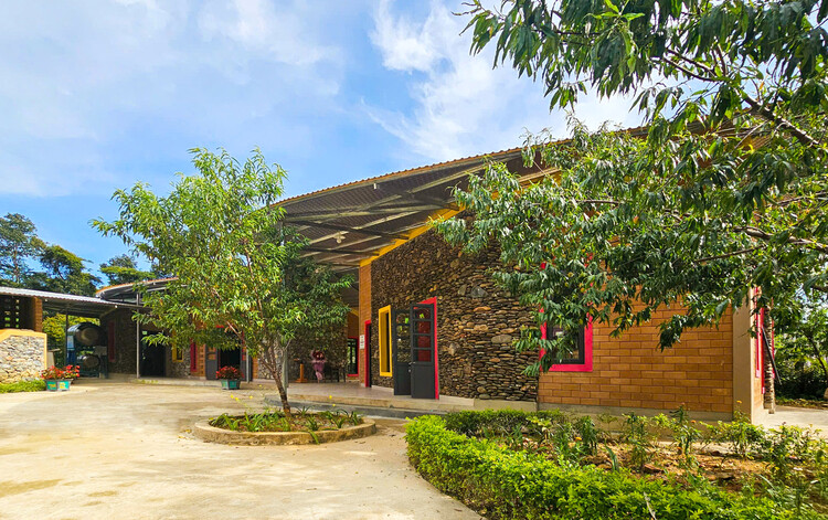 Jardim de Infância e Escola Primária Hang Tau / 1+1>2 Architects - Fotografia de Exterior, Jardim