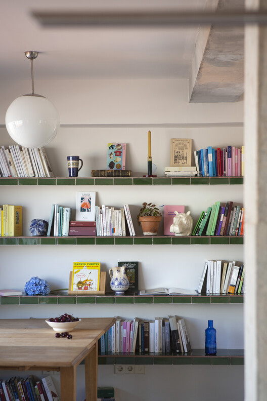 Villa T / Works - Fotografía de interiores, guardarropa, estantería, iluminación