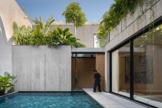 3+2+1 Villa / K-Thengono Design Studio 3+2+1 Villa / K-Thengono Design Studio - Image 3 of 30