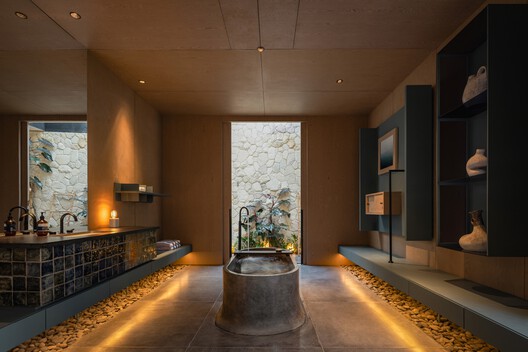 3+2+1 Villa / K-Thengono Design Studio 3+2+1 Villa / K-Thengono Design Studio - Image 13 of 30