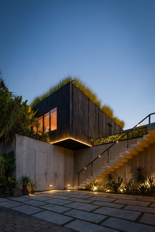 3+2+1 Villa / K-Thengono Design Studio 3+2+1 Villa / K-Thengono Design Studio - Image 18 of 30