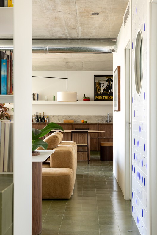 Apartamento Floresta / Balaio Arquitetura - Fotografia de Interiores, Cozinha, Madeira, Cadeira, Mesa, Iluminação, Bancada