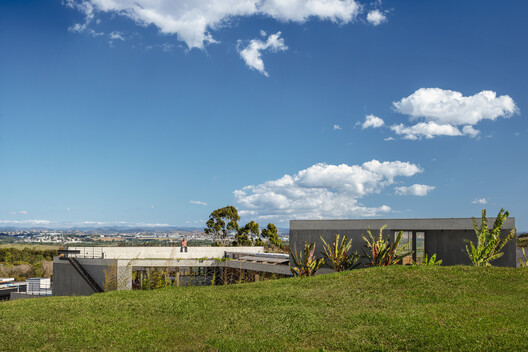 Casa Kûara / Obra Arquitetos + NNArq - Imagen 15 de 23
