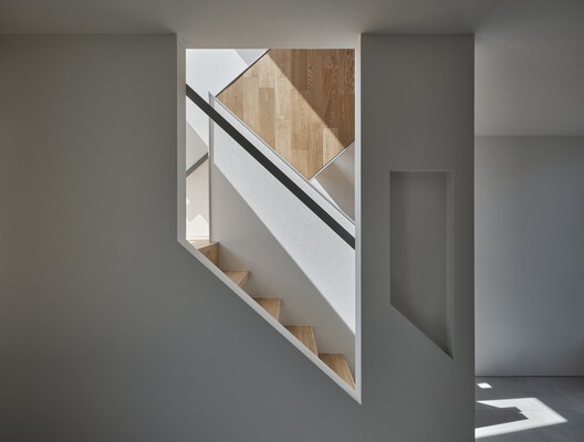 House 14° / Akaike Kazuhito Architect & Associates House 14° / Akaike Kazuhito Architect & Associates - Image 4 of 13