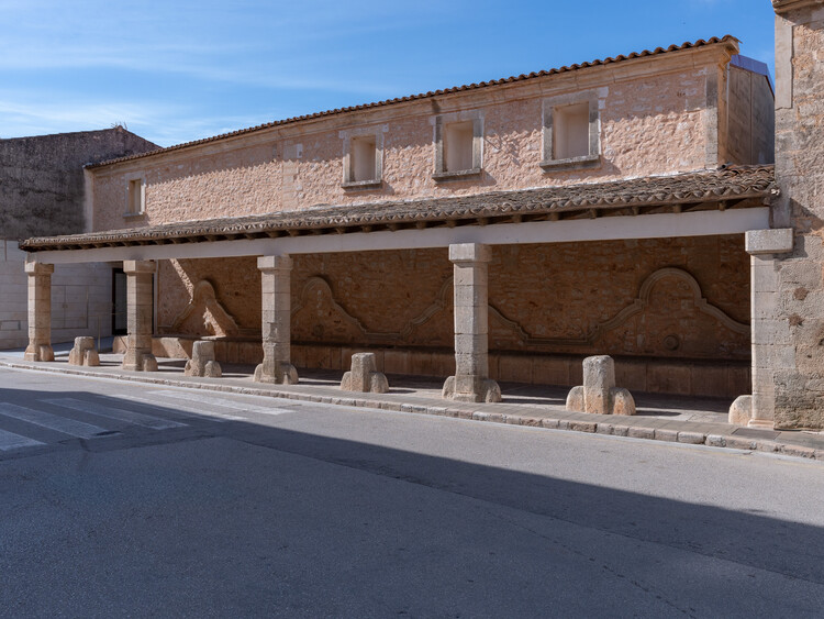 Centro Cultural Abeurador Santanyi / Arquitectura Rambla 9 - Imagen 6 de 22