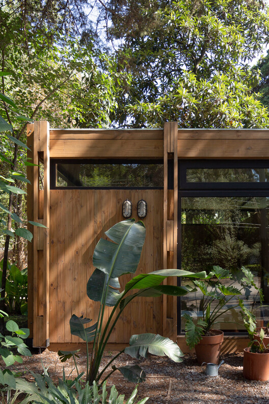 Refugio Bosque / Sol Galliano Refugio Bosque / Sol Galliano - Fotografía exterior, Madera, Puerta, Jardín