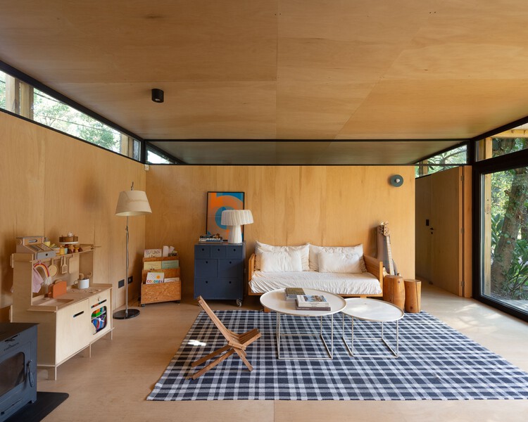 Refugio Bosque / Sol Galliano - Fotografía interior, Madera, Sillas