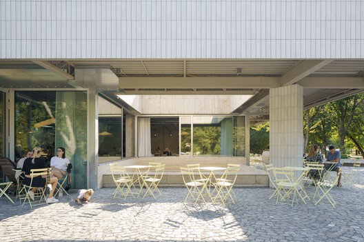 Bistro Ferdinand / Grau Architects + studeny architects + Peter Stec - Interior Photography, Concrete