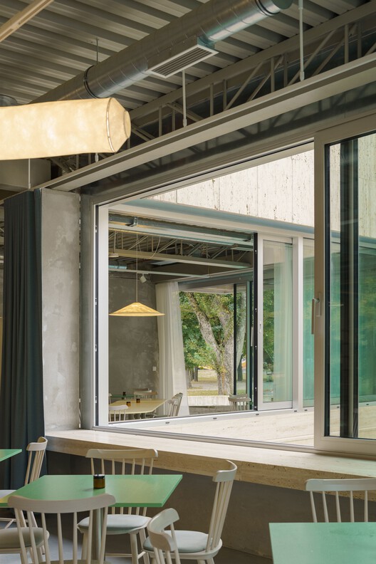 Bistro Ferdinand / Grau Architects + studeny architects + Peter Stec - Interior Photography, Chair, Glass