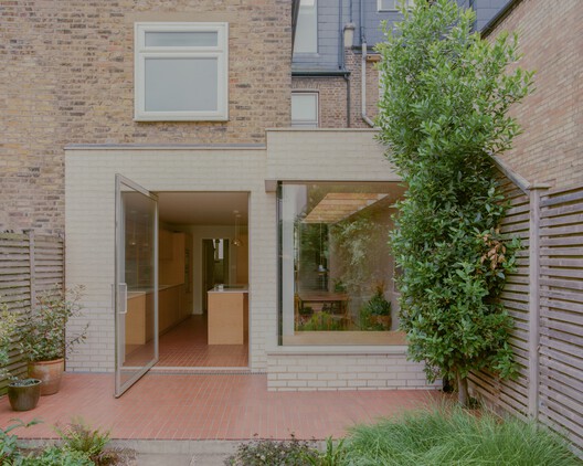 Denmark Hill / TYPE - Exterior Photography, Door, Brick, Concrete